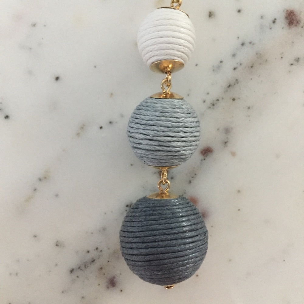 🆑 "Libby" Earrings || Gray & White Ombré Bon Bon - Picture 5 of 10